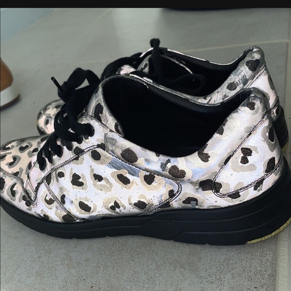 Gucci Brave reflective leopard print shoes . - Picture 3 of 6